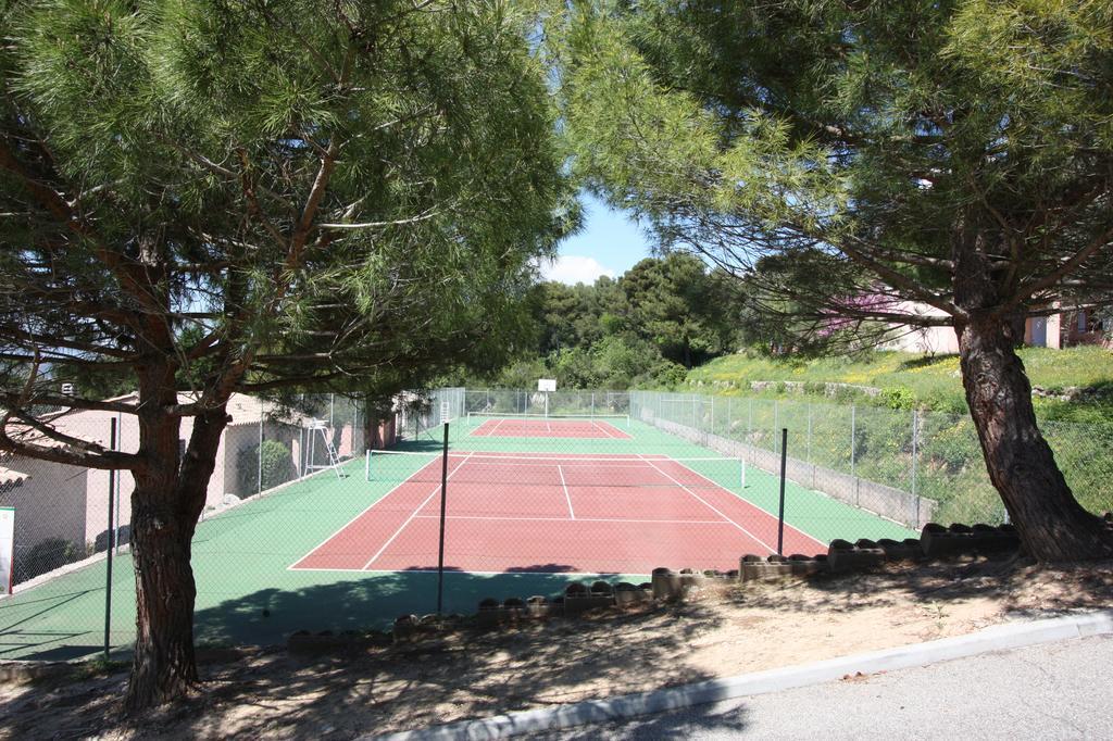 فيلا Domaine Du Mont Leuze فيليوفرُنش سور مير المظهر الخارجي الصورة